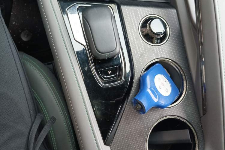 Used Zeekr 001 2023 WE Edition 86 kWh Gear Lever