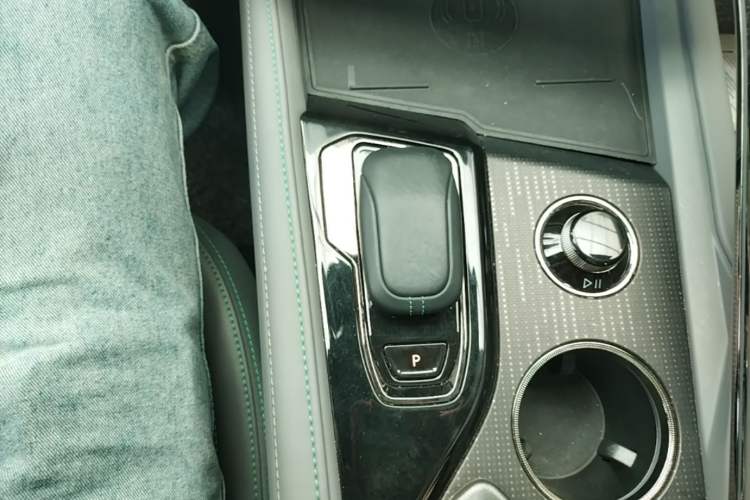 Used Zeekr 001 2023 WE Edition 100 kWh Gear Lever
