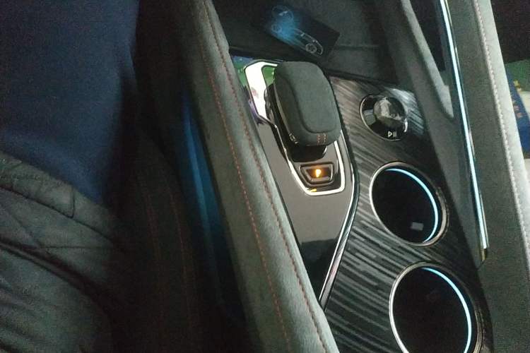 Used Zeekr 001 2023 YOU Edition 100 kWh Gear Lever