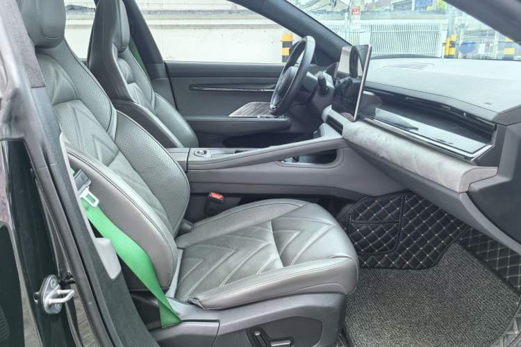Used Zeekr 001 2023 WE Edition 100 kWh Interior 4
