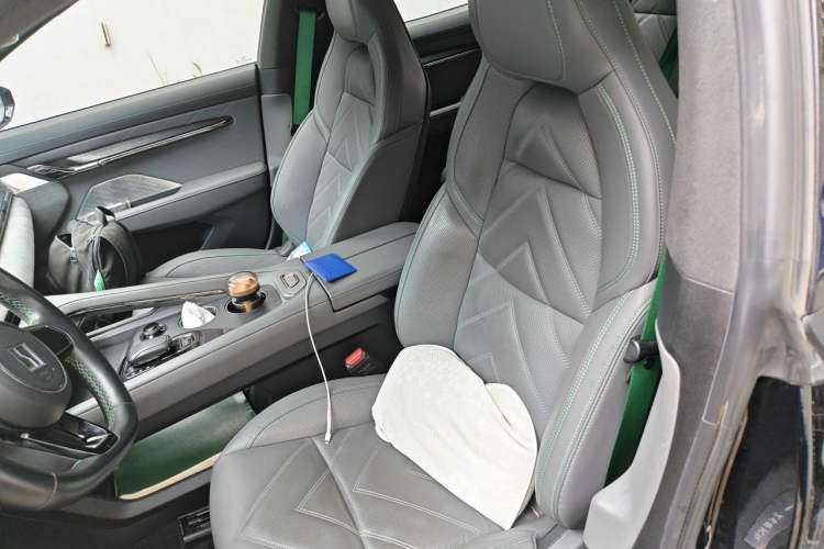 Used Zeekr 001 2023 WE Edition 86 kWh Left Front Seat