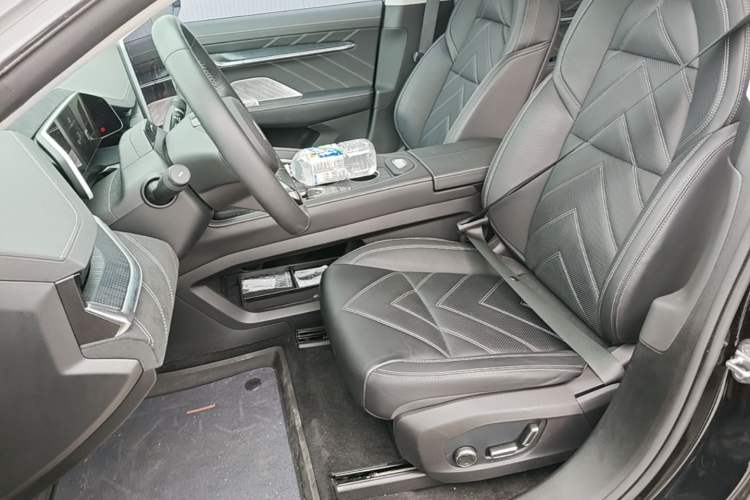 Used Zeekr 001 2023 WE Edition 100 kWh Left Front Seat