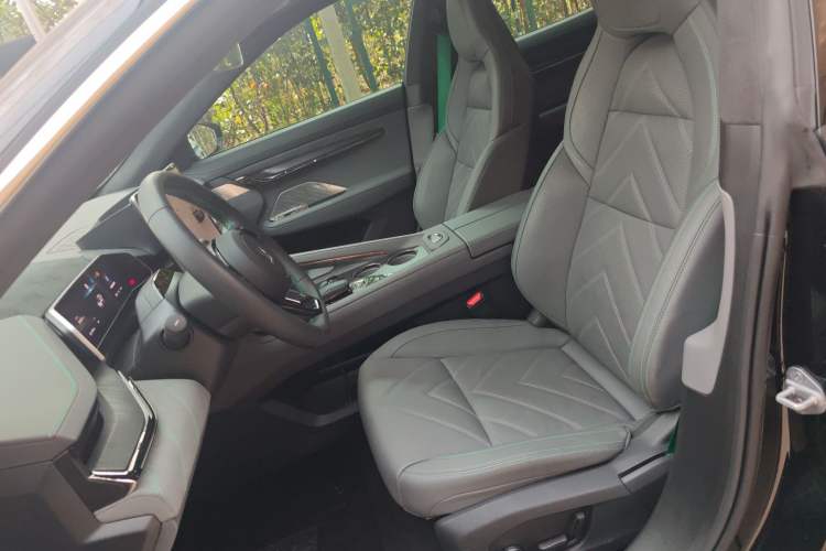 Used Zeekr 001 2023 WE Edition 100 kWh Left Front Seat