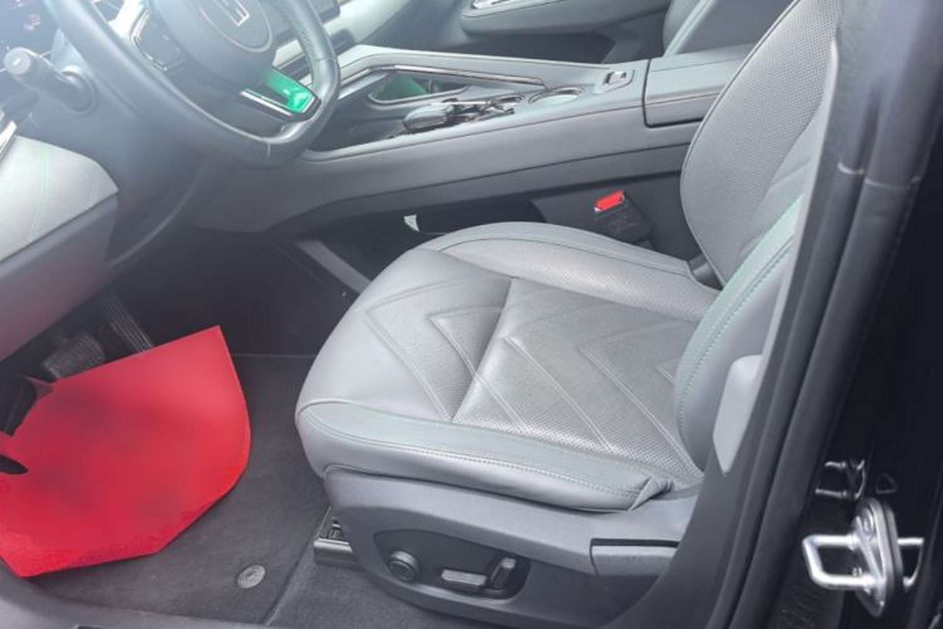 Used Zeekr 001 2023 WE Edition 100 kWh Left Front Seat