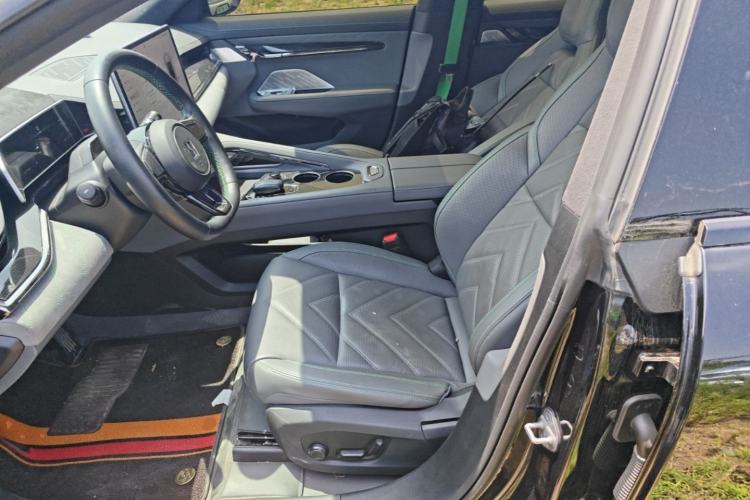 Used Zeekr 001 2023 WE Edition 100 kWh Left Front Seat