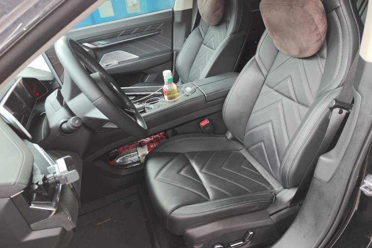 Used Zeekr 001 2023 WE Edition 100 kWh Left Front Seat