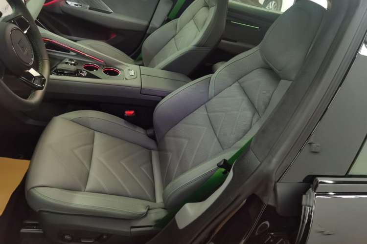 Used Zeekr 001 2023 WE Edition 100 kWh Left Front Seat