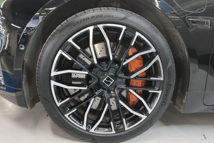 Used Zeekr 001 2023 YOU Edition 100 kWh Left Front Wheel Hub