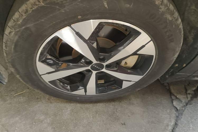 Used Zeekr 001 2023 WE Edition 100 kWh Left Front Wheel Hub