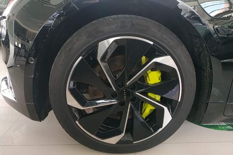 Used Zeekr 001 2023 WE Edition 86 kWh Left Front Wheel Hub