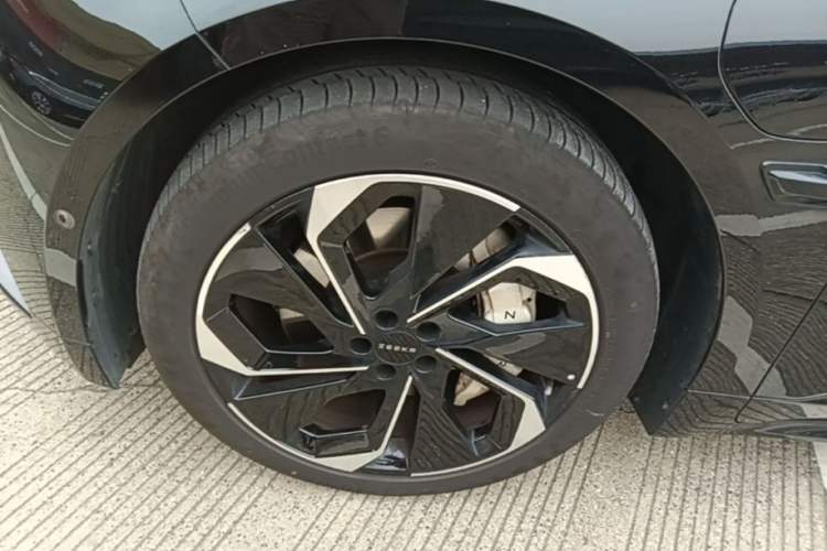 Used Zeekr 001 2023 ME Edition 100 kWh Left Front Wheel Hub