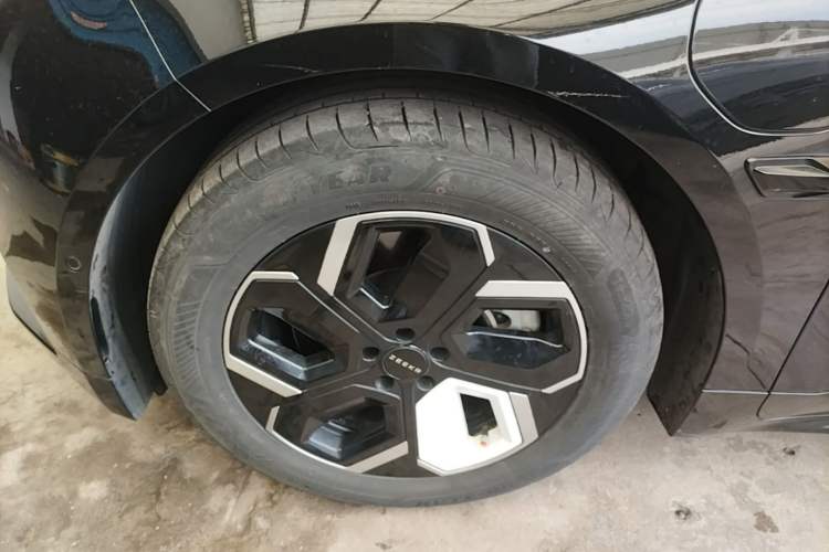 Used Zeekr 001 2023 WE Edition 100 kWh Left Front Wheel Hub