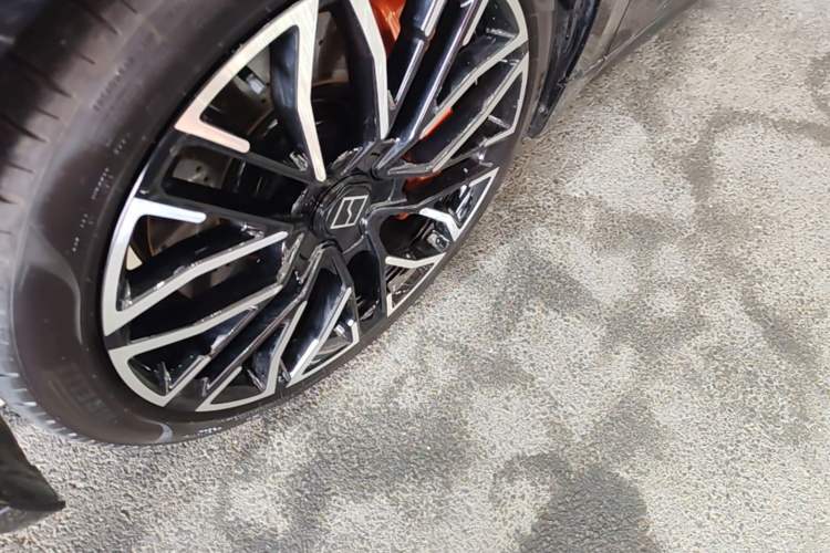 Used Zeekr 001 2023 YOU Edition 100 kWh Left Front Wheel Hub