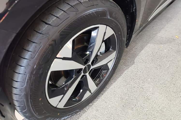 Used Zeekr 001 2023 WE Edition 100 kWh Left Front Wheel Hub