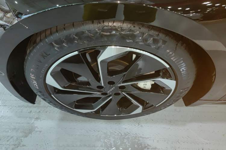 Used Zeekr 001 2023 YOU Edition 100 kWh Left Front Wheel Hub