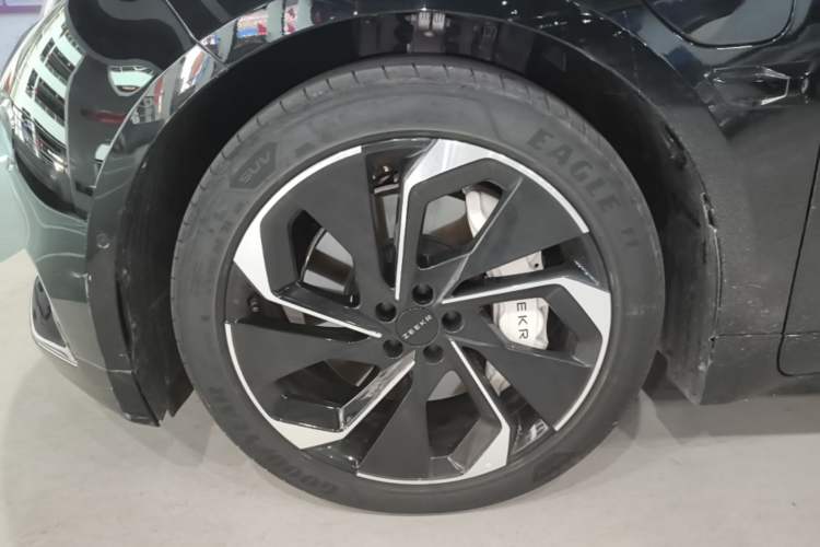 Used Zeekr 001 2023 WE Edition 100 kWh Left Front Wheel Hub