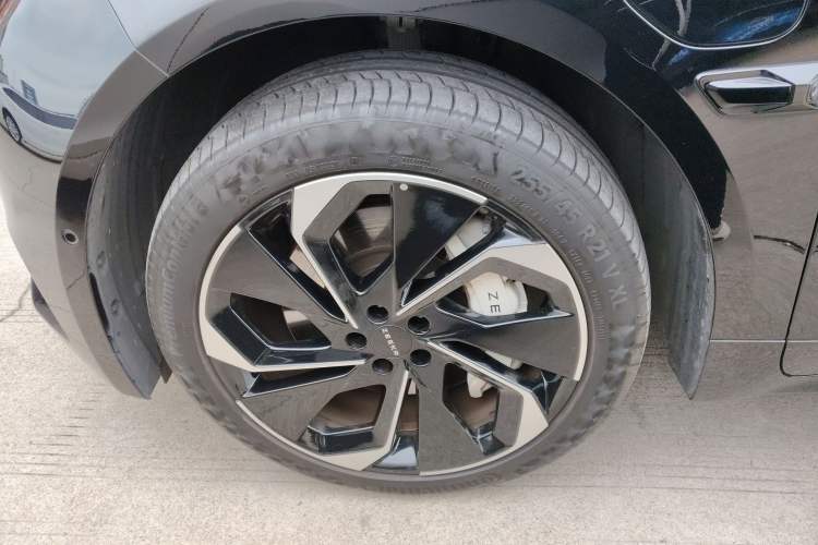 Used Zeekr 001 2023 YOU Edition 100 kWh Left Front Wheel Hub