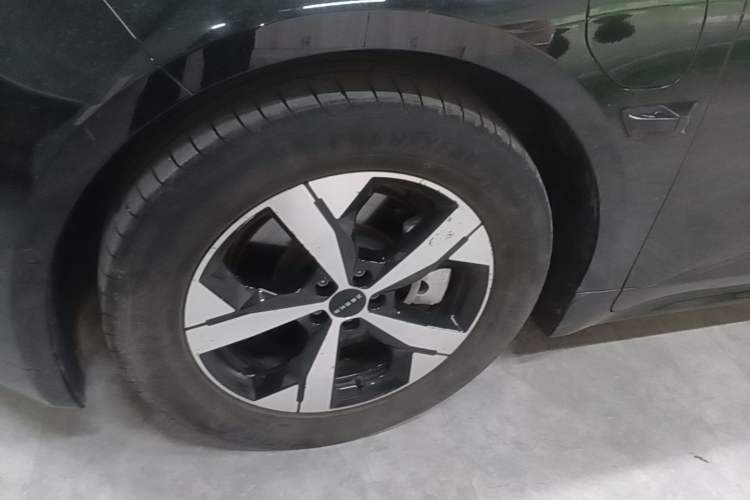 Used Zeekr 001 2023 WE Edition 100 kWh Left Front Wheel Hub