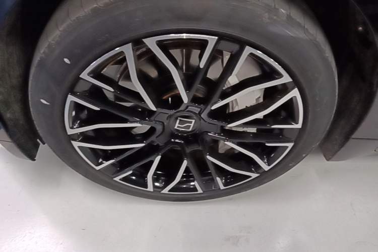 Used Zeekr 001 2023 WE Edition 86 kWh Left Front Wheel Hub