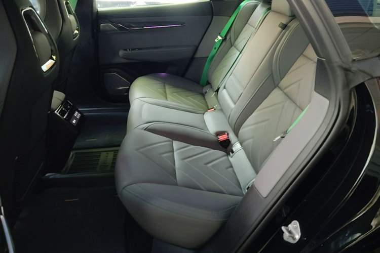 Used Zeekr 001 2023 WE Edition 100 kWh Left Rear Seat
