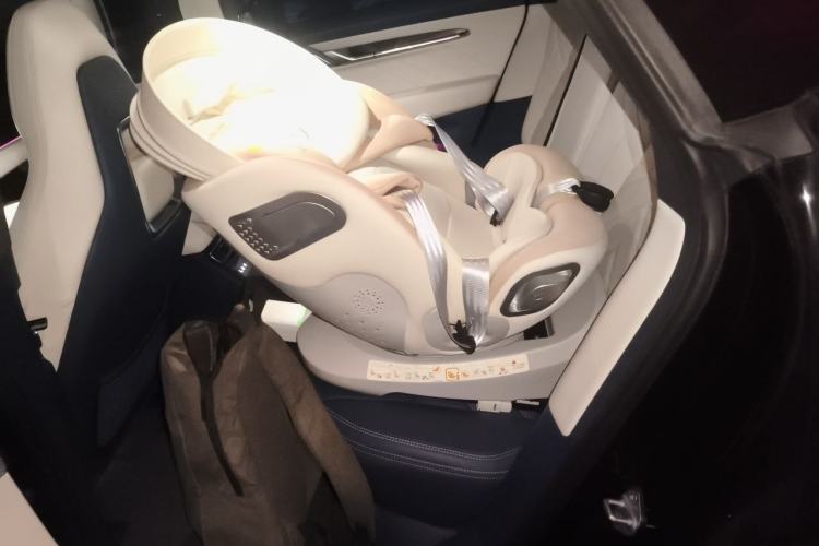 Used Zeekr 001 2023 ME Edition 100 kWh Left Rear Seat