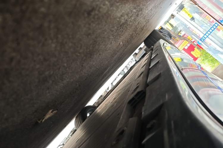 Used Zeekr 001 2023 YOU Edition 100 kWh Left Side Sill