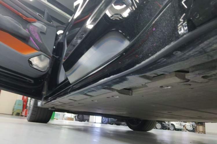 Used Zeekr 001 2023 YOU Edition 100 kWh Left Side Sill