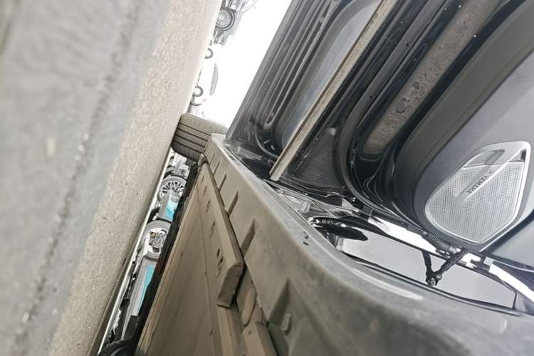 Used Zeekr 001 2023 WE Edition 100 kWh Left Side Sill