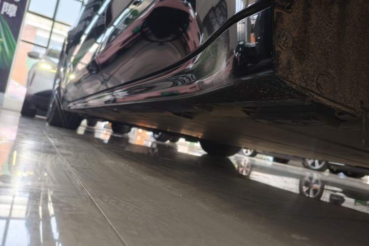 Used Zeekr 001 2023 WE Edition 86 kWh Left Side Sill