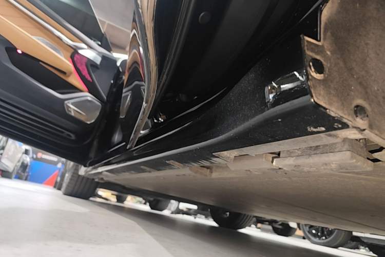 Used Zeekr 001 2023 WE Edition 100 kWh Left Side Sill