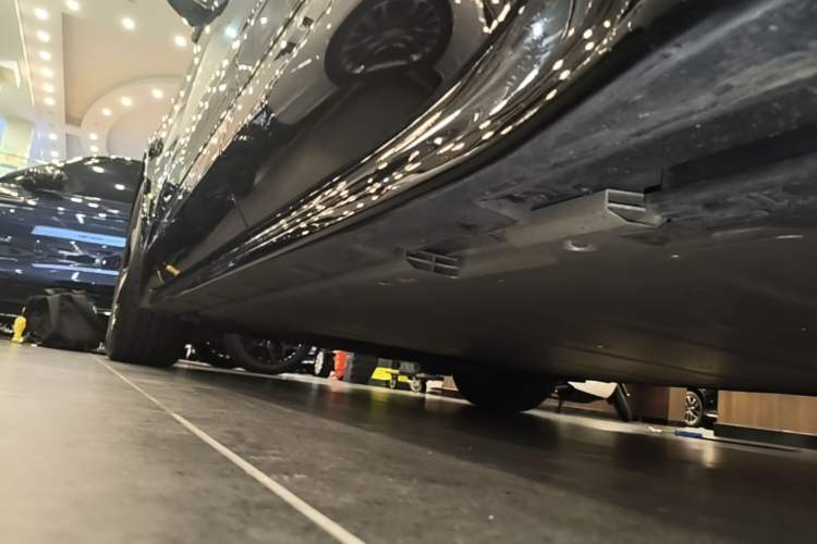 Used Zeekr 001 2023 WE Edition 100 kWh Left Side Sill