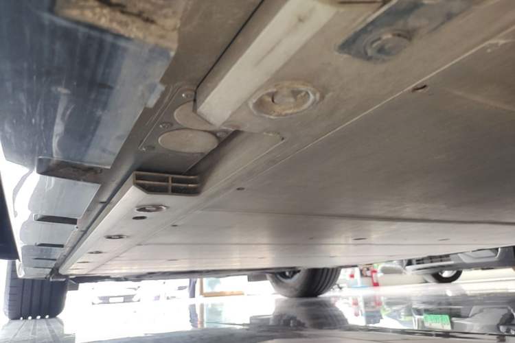 Used Zeekr 001 2023 WE Edition 100 kWh Left Side Sill