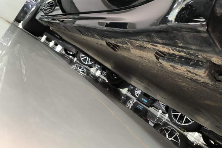 Used Zeekr 001 2023 WE Edition 100 kWh Left Side Sill