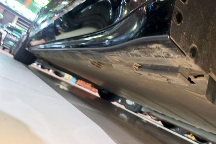 Used Zeekr 001 2023 WE Edition 100 kWh Left Side Sill