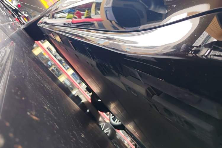 Used Zeekr 001 2023 WE Edition 86 kWh Left Side Sill