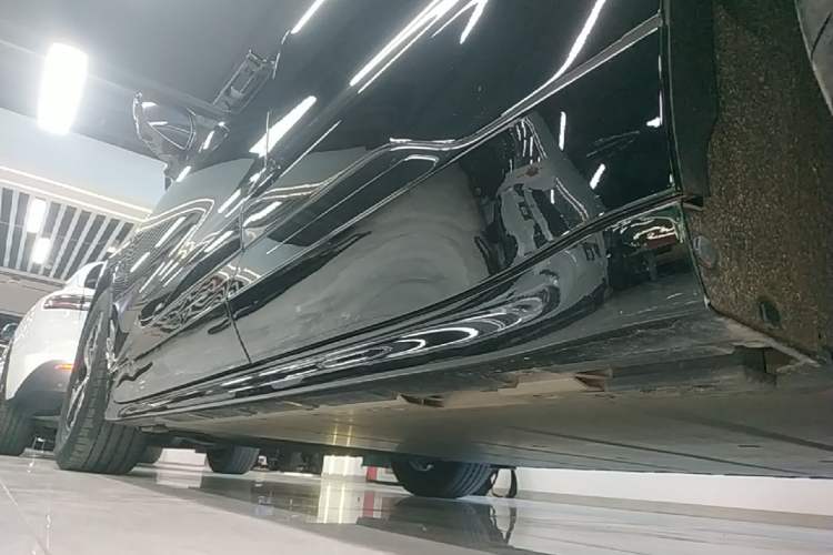 Used Zeekr 001 2023 WE Edition 100 kWh Left Side Sill