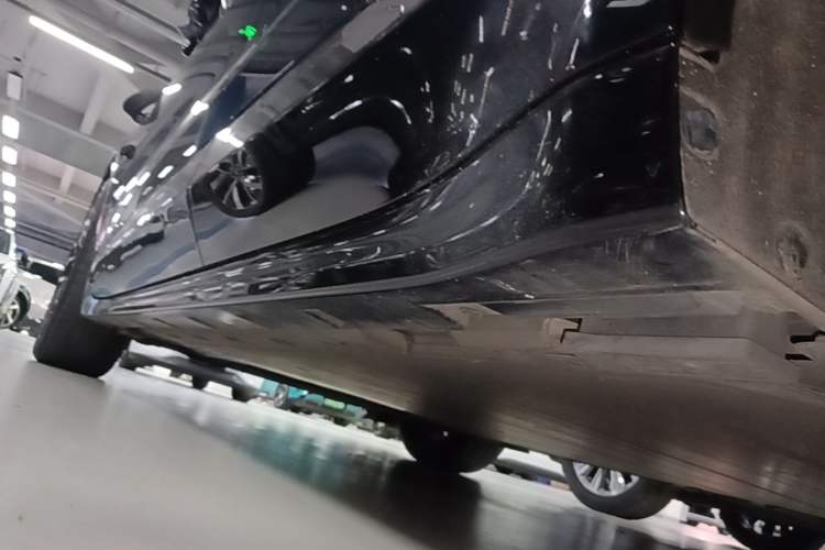 Used Zeekr 001 2023 WE Edition 86 kWh Left Side Sill