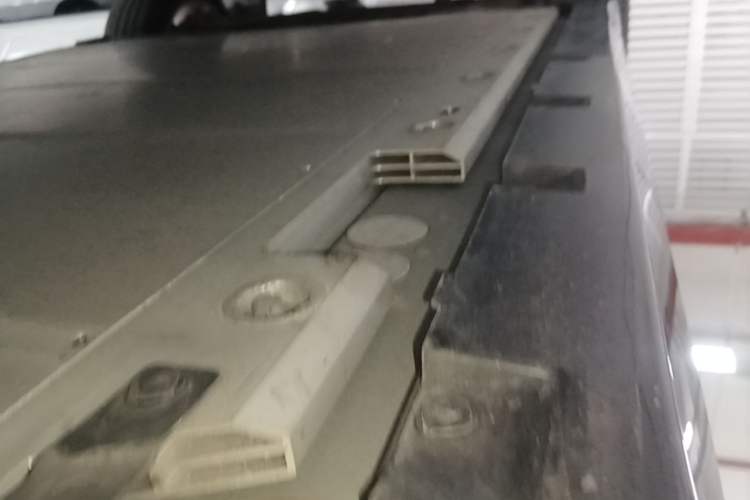 Used Zeekr 001 2023 WE Edition 86 kWh Left Side Sill