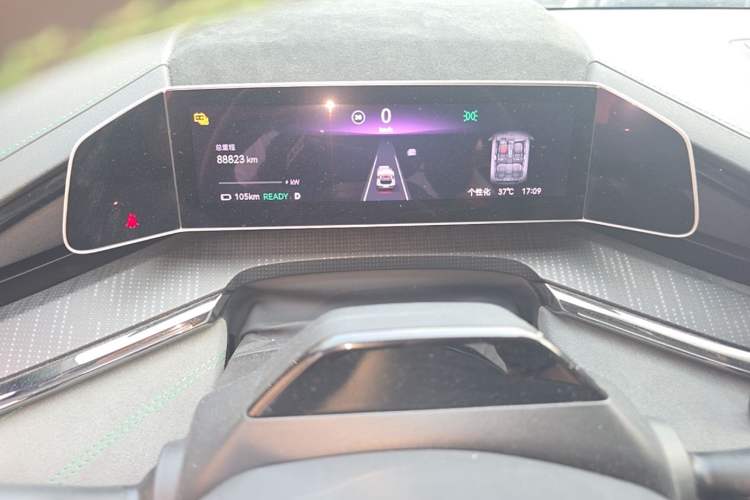 Used Zeekr 001 2023 WE Edition 100 kWh Odometer Close Up