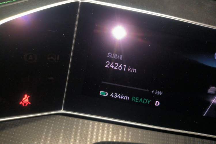Used Zeekr 001 2023 ME Edition 100 kWh Odometer Close Up