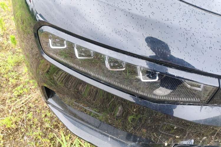 Used Zeekr 001 2023 WE Edition 86 kWh Right Front Headlight