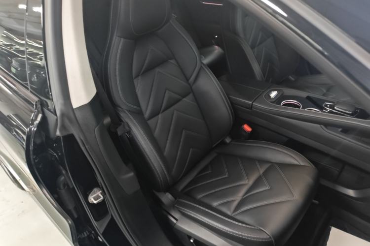 Used Zeekr 001 2023 WE Edition 86 kWh Right Front Seat
