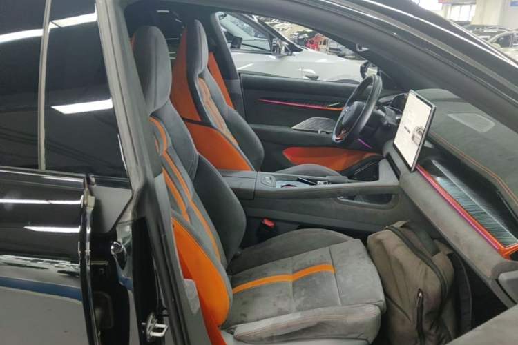 Used Zeekr 001 2023 YOU Edition 100 kWh Right Front Seat