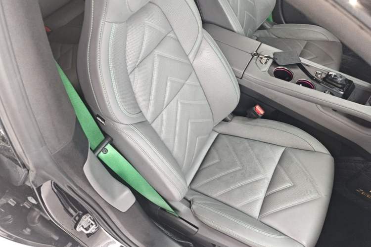 Used Zeekr 001 2023 WE Edition 100 kWh Right Front Seat