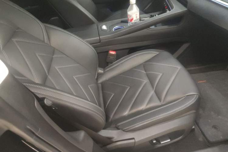 Used Zeekr 001 2023 WE Edition 100 kWh Right Front Seat