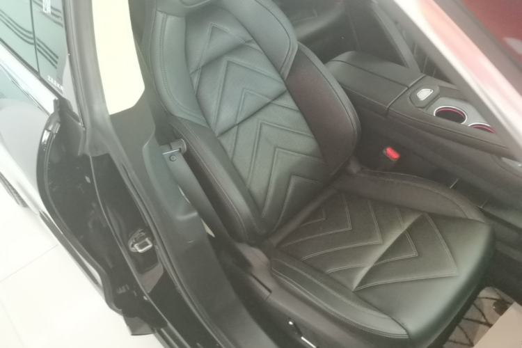 Used Zeekr 001 2023 WE Edition 100 kWh Right Front Seat