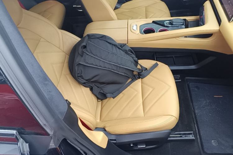 Used Zeekr 001 2023 WE Edition 86 kWh Right Front Seat