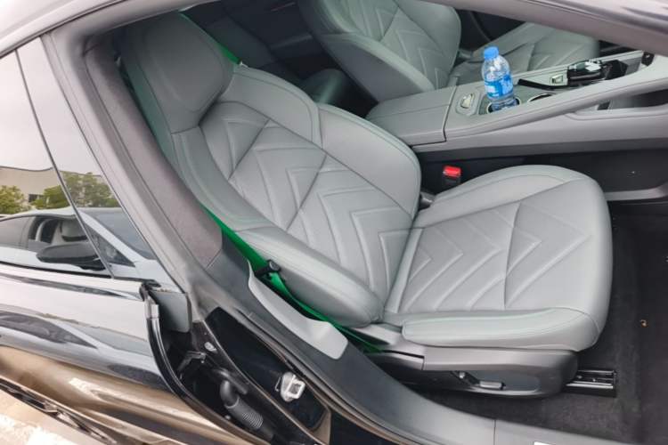 Used Zeekr 001 2023 WE Edition 100 kWh Right Front Seat