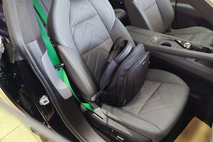 Used Zeekr 001 2023 WE Edition 100 kWh Right Front Seat