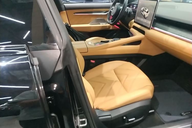 Used Zeekr 001 2023 WE Edition 100 kWh Right Front Seat